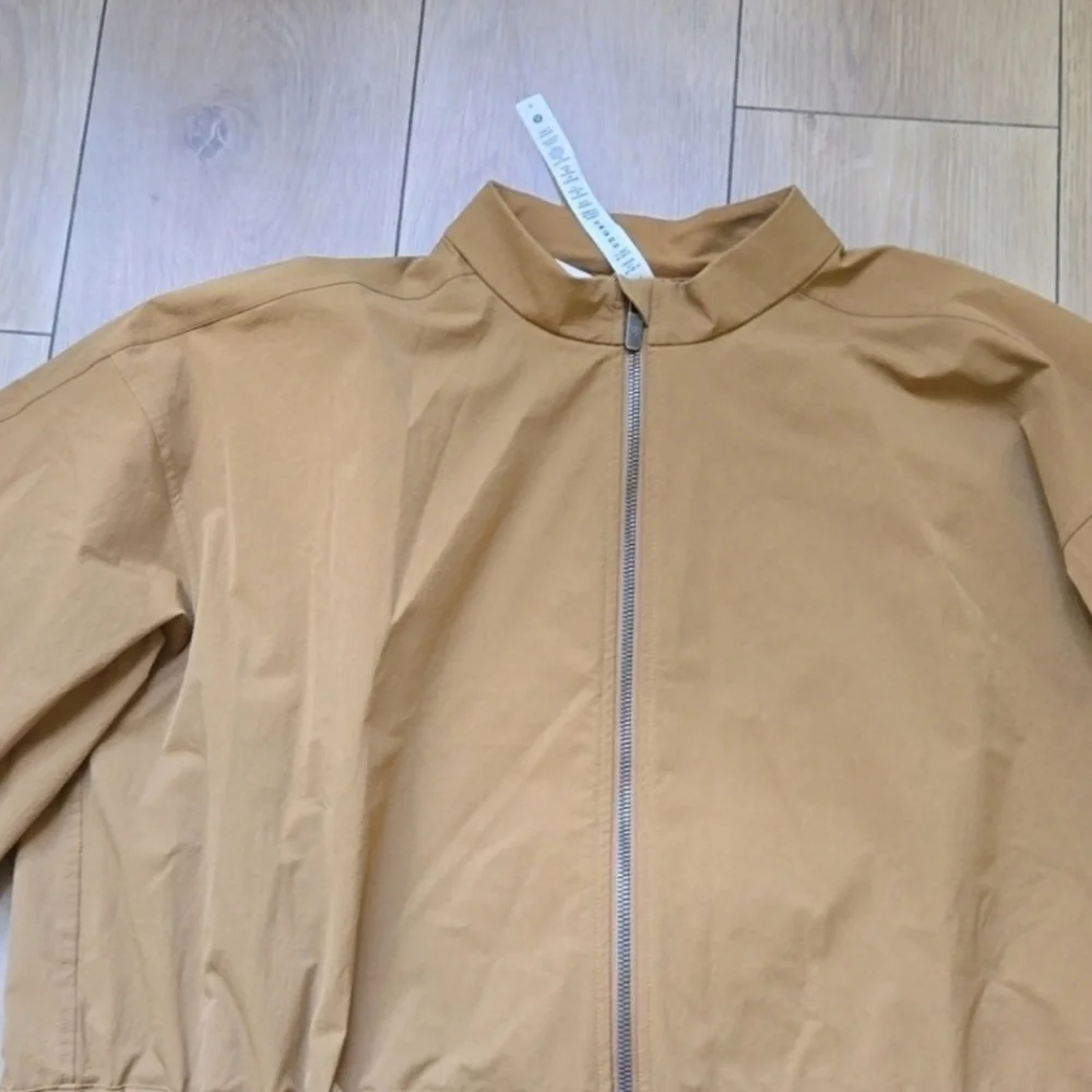 NWOT Lululemon Cinch-Waist Stretch Shirt Jacket size L - Picture 3 of 9